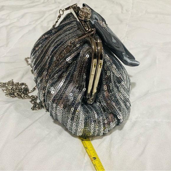 Unique Silver and Gray Sequined Jeweled Evening Bag Clutch or Crossbody EUC - Picture 11 of 12
